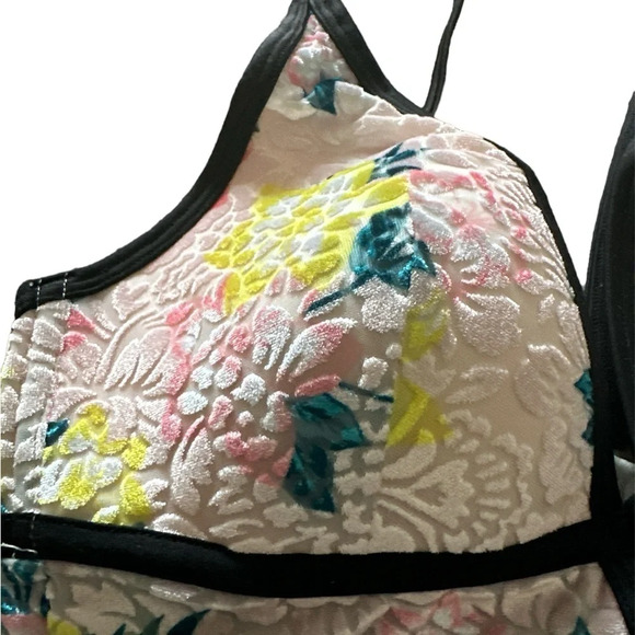 Victoria Secret PINK Small Velvet Floral Bralett Bra - Picture 5 of 8